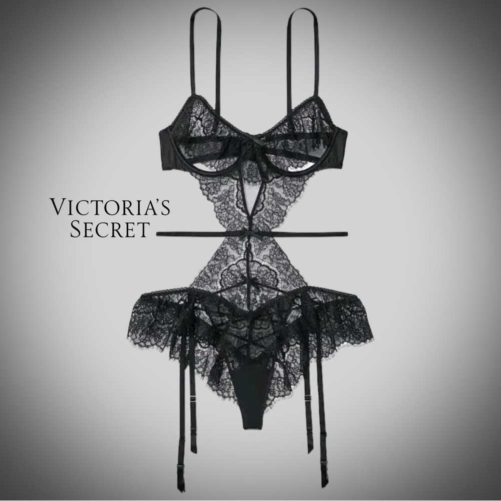 Victoria’s Secret Lace Ruffle Peek-a-Boo Teddy with Stockings Size M Very Sexy